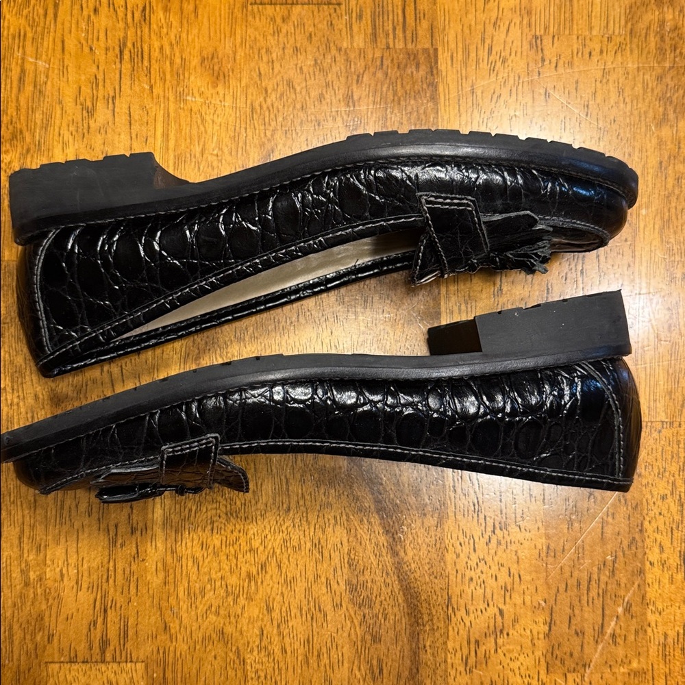 Talbots Black Textured Loafers for Women. Size 6.5 B - Picture 6 of 8